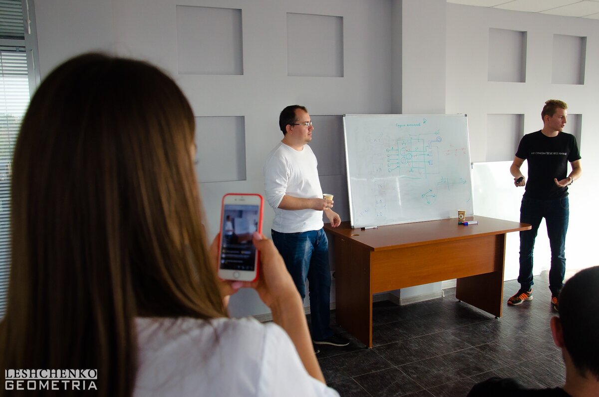 Встреча участников клуба предпринимателей - BusinessDnk                                        Источник:  https://vk.com/businessdnk