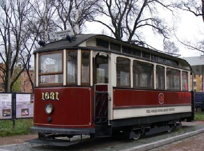 Антикварный вагон петербургского трамвая. Фото Президентской библиотеки