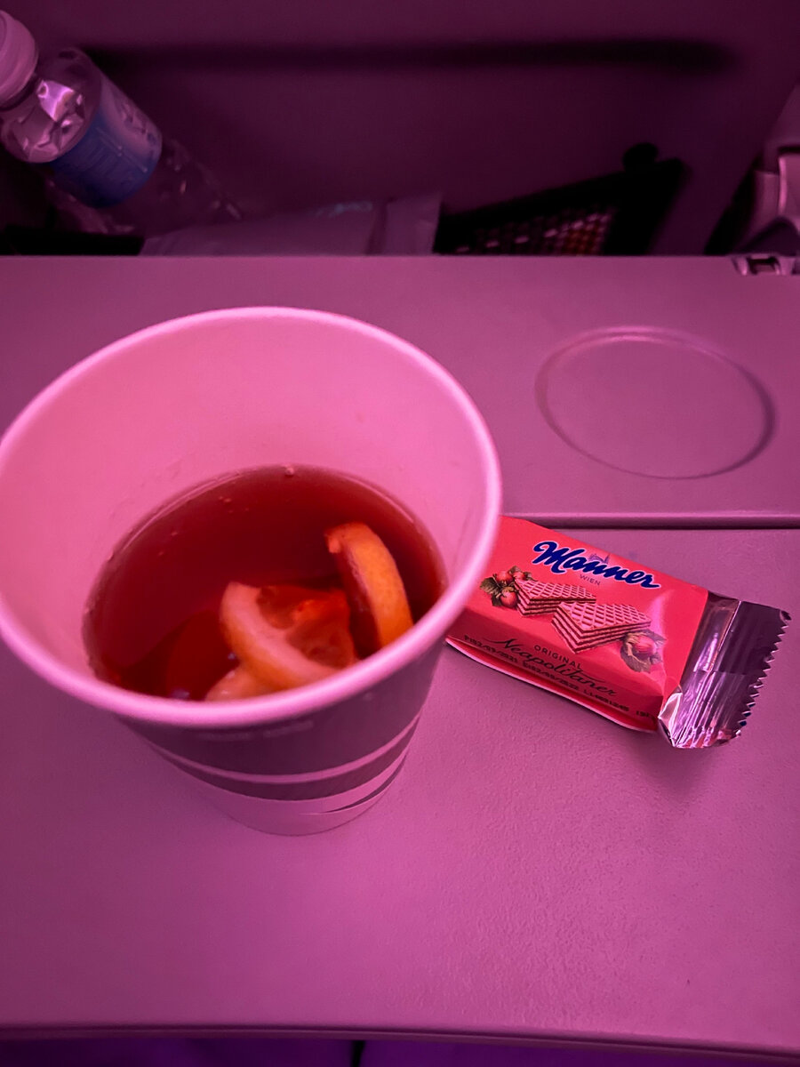 Как кормят на лучших авиалиниях в мире | Своя среди чужих | Дзен