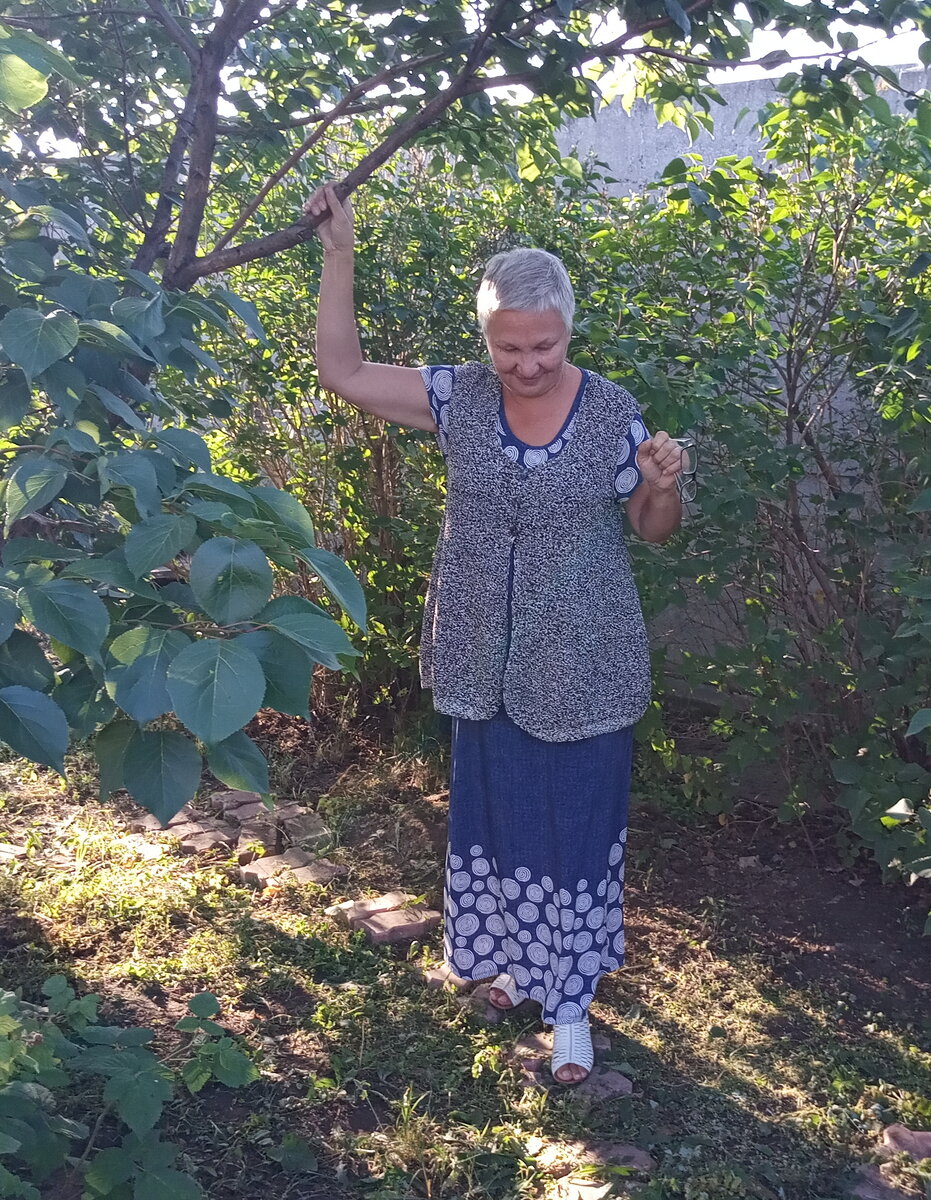 Жилет в стиле бохо для женщины 60+     Что придумала - то связала