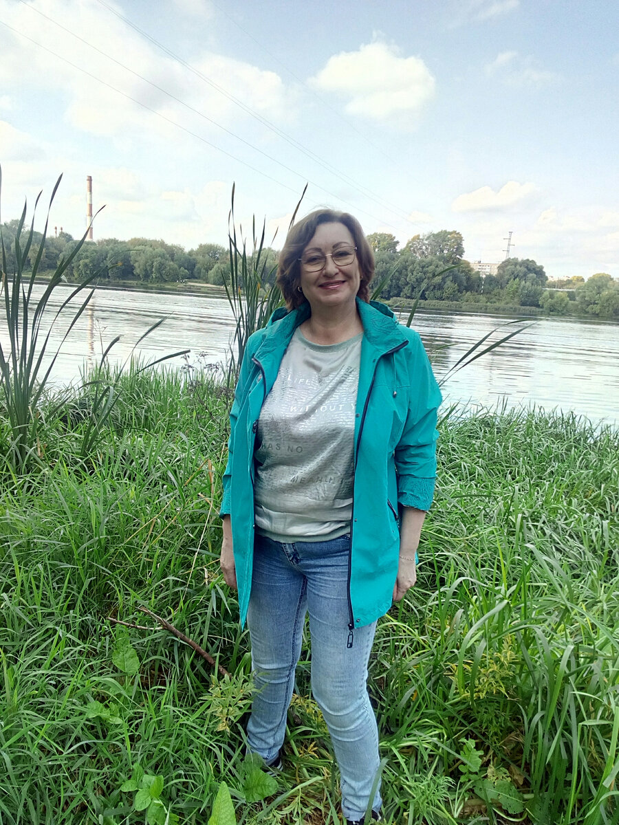 На одном из свиданий прогуливались на берегу Волги