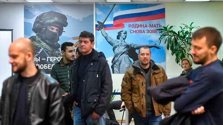 НА СПЕЦОПЕРАЦИЮ ОТСЮДА УШЛО НЕМАЛО ДОБРОВОЛЬЦЕВ, БЫЛИ И МОБИЛИЗОВАННЫЕ. НО ВОЗВРАЩАЯСЬ ДОМОЙ В ОТПУСК ИЛИ НА ЛЕЧЕНИЕ, ВОЕННОСЛУЖАЩИЕ НЕ ЧУВСТВУЮТ СЕБЯ В БЕЗОПАСНОСТИ. ФОТО: КИСЕЛЁВ СЕРГЕЙ/АГЕНТСТВО "МОСКВА"