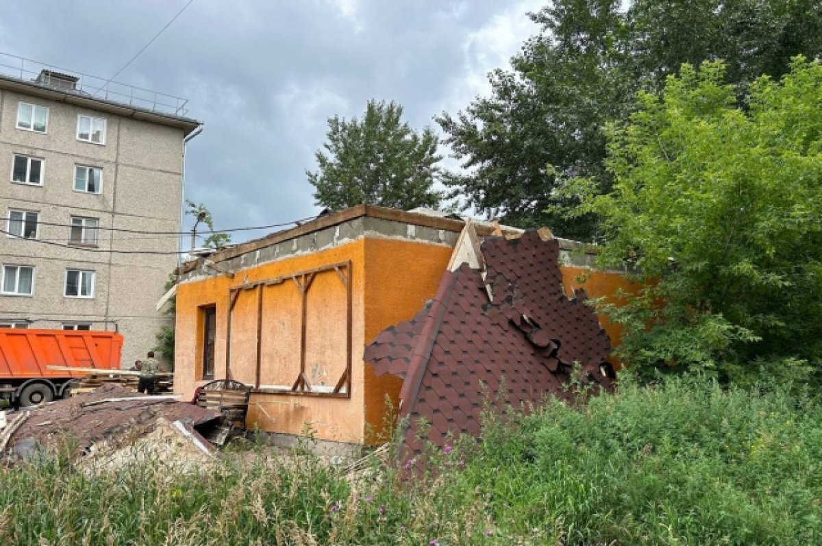    В Свердловском районе Красноярска за торговлю спиртным сносят ларьки