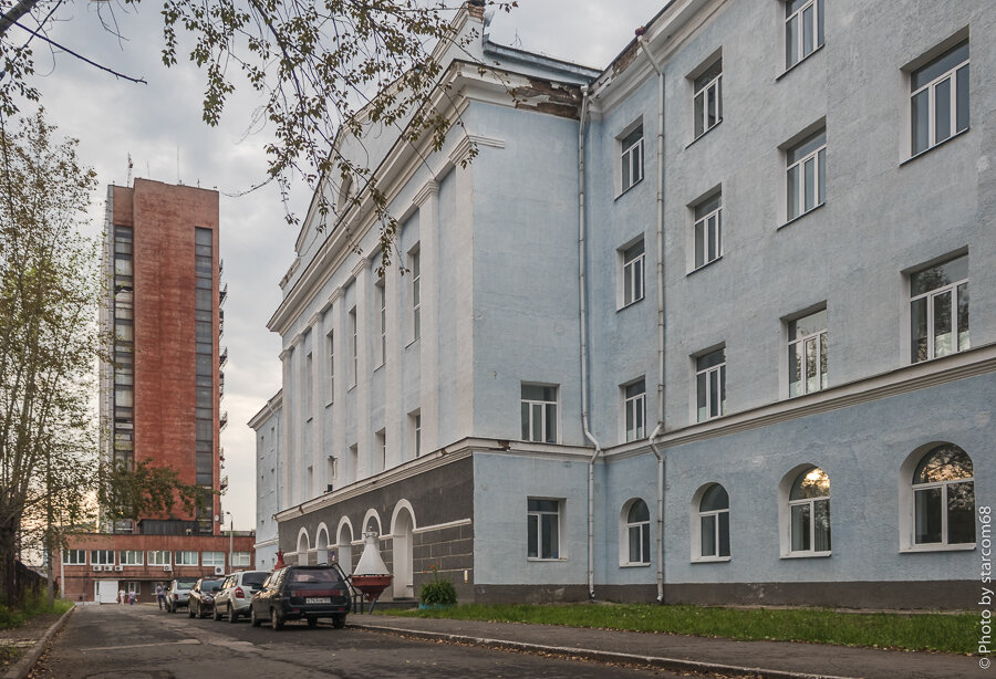 Речное училище фото. Бульвар Гагарина 33 речное училище. Речное училище Пермь. Волжский государственный университет водного транспорта Пермь. Пермское речное училище официальный сайт.