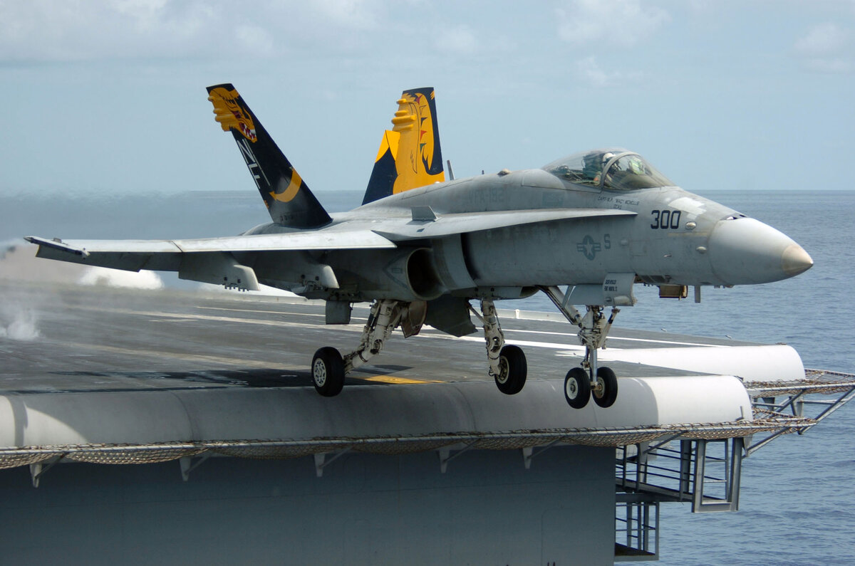 Администрация президента США собирается внести предложение о приобретении дополнительной партии палубных истребителей F/A-18 "Супер Хорнет" в количестве 24 машин.