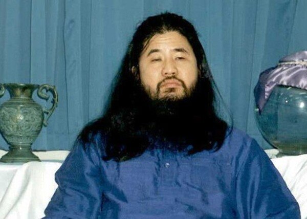  27 февраля 2004 года был объявлен смертный приговор Сёко Асахаре, лидеру печально известной тоталитарной секты "Аум синрикё".