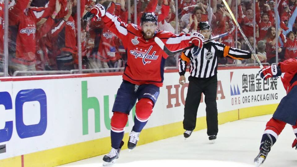 Евгений Кузнецов празднует гол. Фото: http://www.sportingnews.com