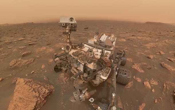 Марсоход Curiosity показал селфи на фоне бури