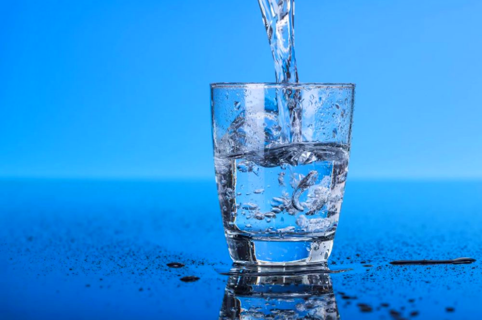 вода