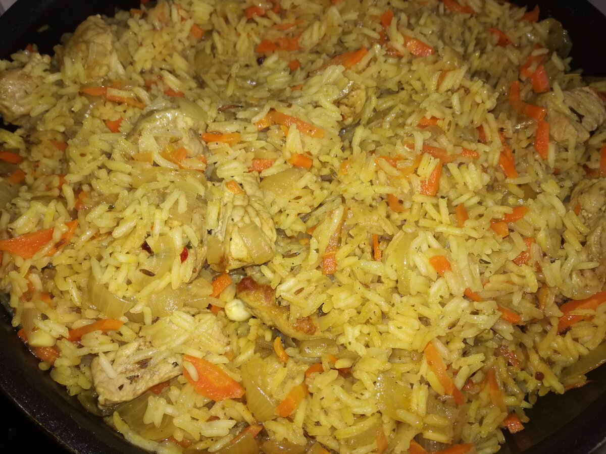 Рецепт домашнего плова. Плов домашний с курицей. Плов быстрого приготовления. Плов с курицей быстрого приготовления. Плов домашний с курицей на сковороде.