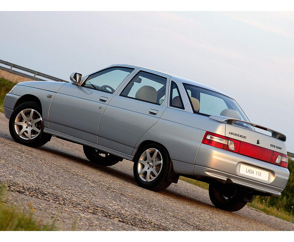 Какие различия между ВАЗ 2110 и ВАЗ 21099