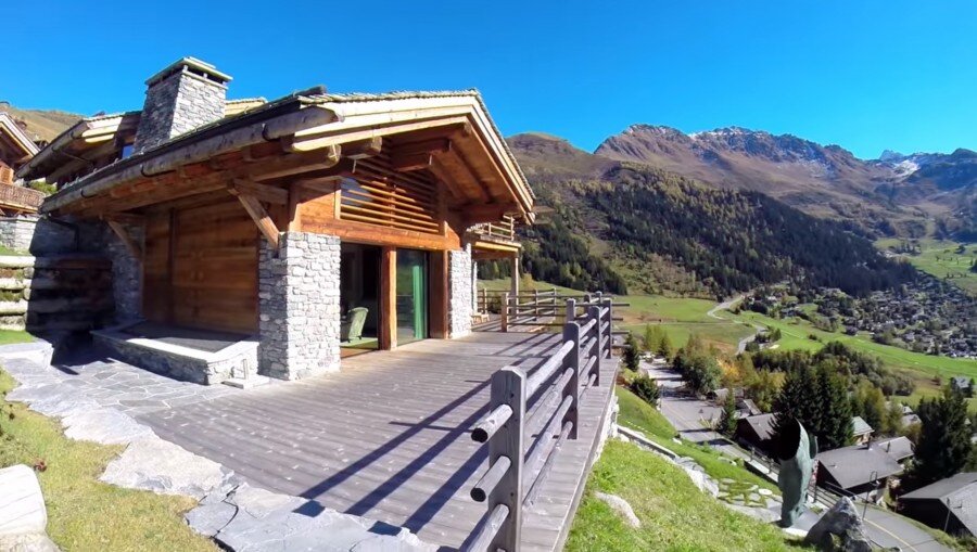 Небольшой дом-шале в Альпах