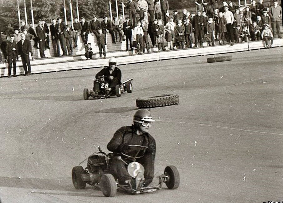 Картингисты на трассе