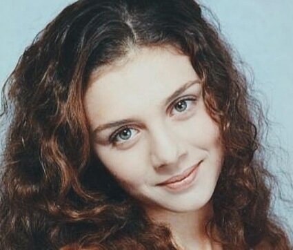 Анна Седокова в школе. https://www.instagram.com/annasedokova/