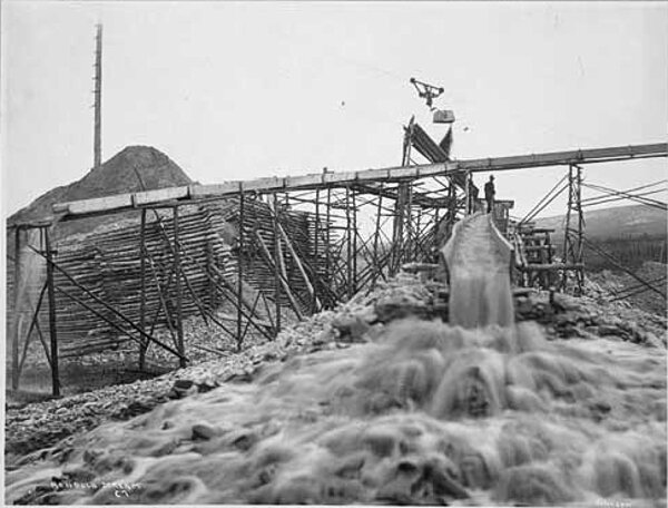 Золотой прииск на американской Аляске. Источник: wikipedia.org
