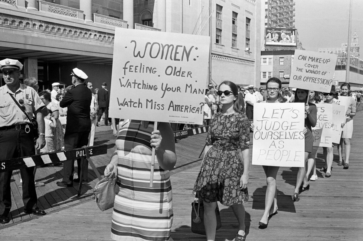 Мисс Америка 1968. Феминистское движение в 20 веке в США. 1968 Мисс Америка феминизм. Протесты 20 век.