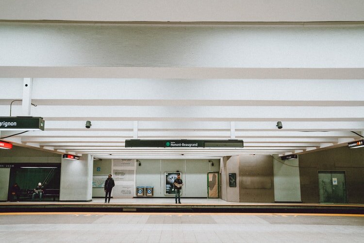 https://unsplash.com/@capslockmanny