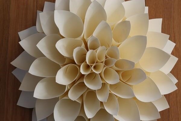 Комплект для сборки «Цветок с лепестками», из перламутровой бумаги, слоновая кость, 50 см.