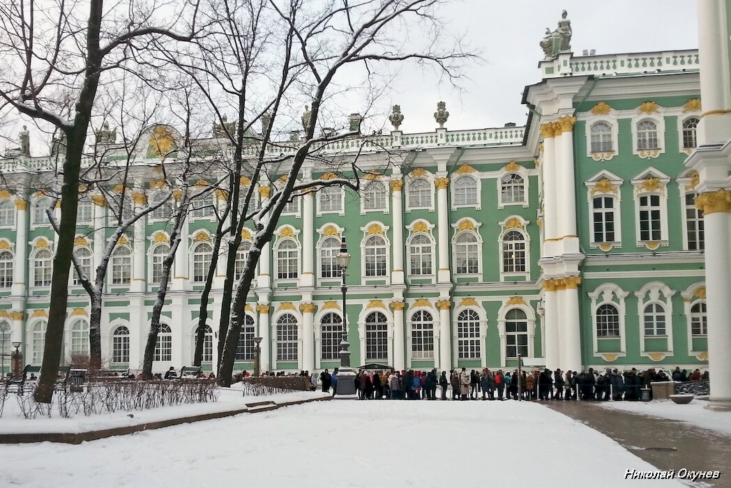 Эрмитаж корпуса. Фото Генштаба со стороны зимнего дворца.