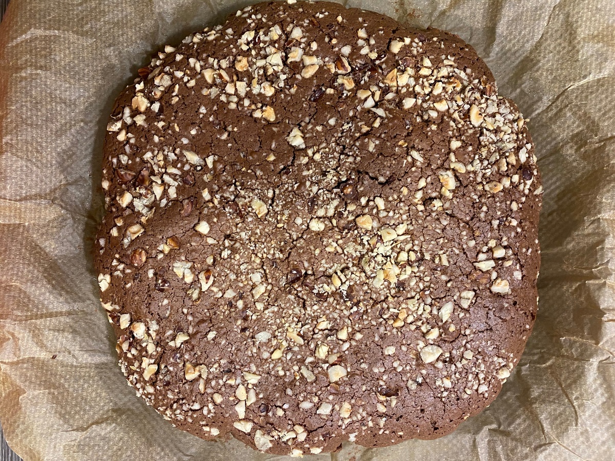 Чтобы приготовить этого красавца вам потребуется максимум 60 минут, 40 из которых он будет просто выпекаться