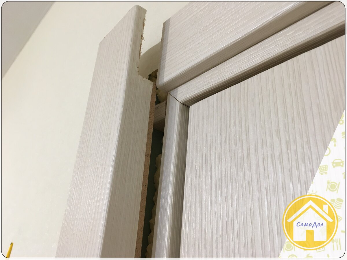 Телескопические наличники на межкомнатной двери