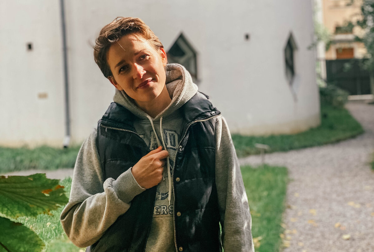 Всем привет, меня зовут Александра. Многие посчитали меня "неблагодарной внучкой"