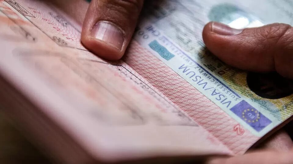 Запрет получить визу в Европу скажется и на мнении россиян об этой самой Европе