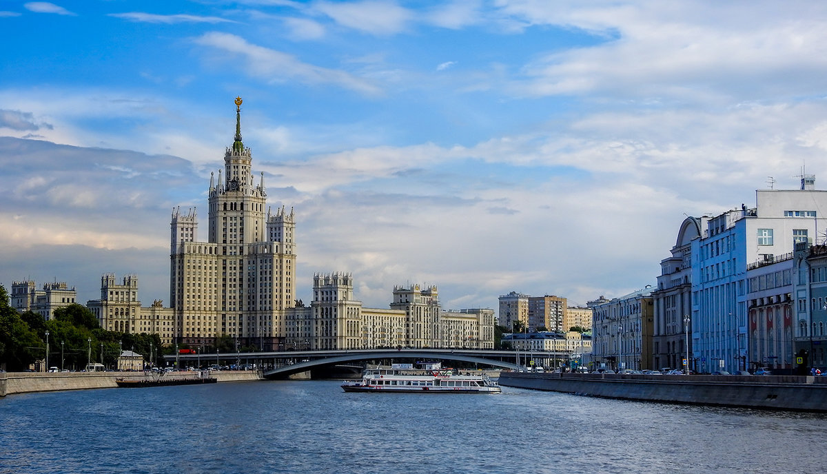 Прогулка по Москве. Самый длинный дом в Москве | МЫ | Дзен