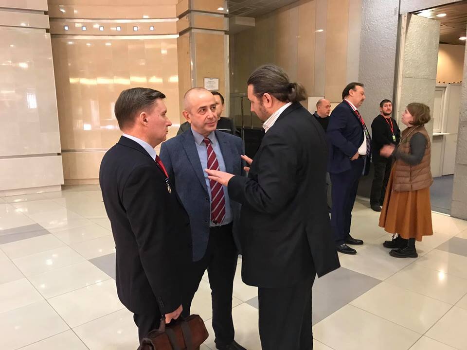 Николай Дижур  - Депутат Совета депутатов городского округа Чехов, встречал гостей мероприятия, а так же осуществлял ведение и Один модерацию события со сцены.