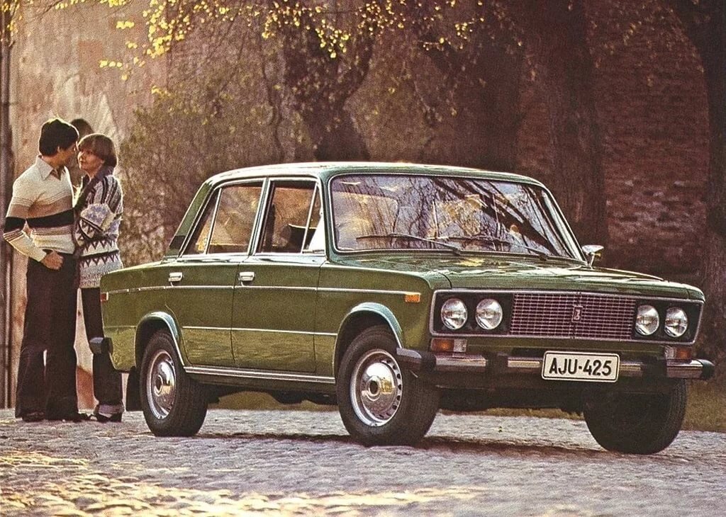 Советские рекламные плакаты автомобилей