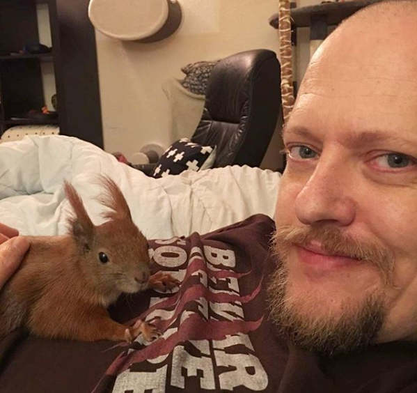 https://www.instagram.com/tintin_the_squirrel/ 