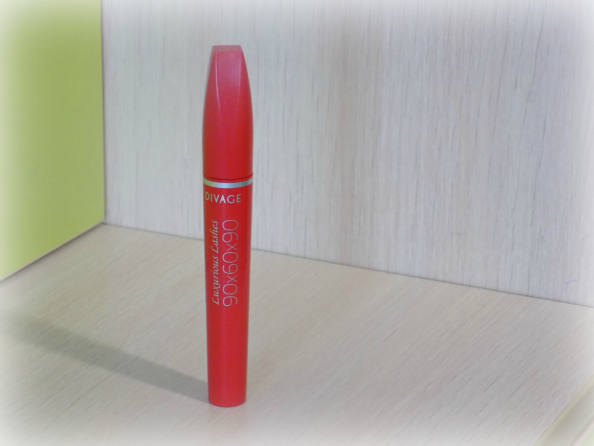 Тушь для ресниц Divage 90X60X90 Luxurious lashes Объем роскошных ресниц тон 01 черная, фото отзыв