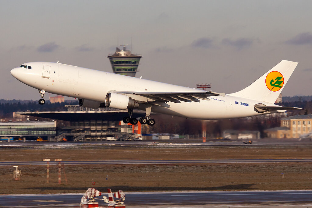 UK31005 в аэропорту Шереметьево, ноябрь 2011 года © Vasily Kuznetsov