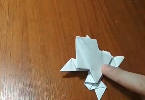 Изготовление лягушки из бумаги