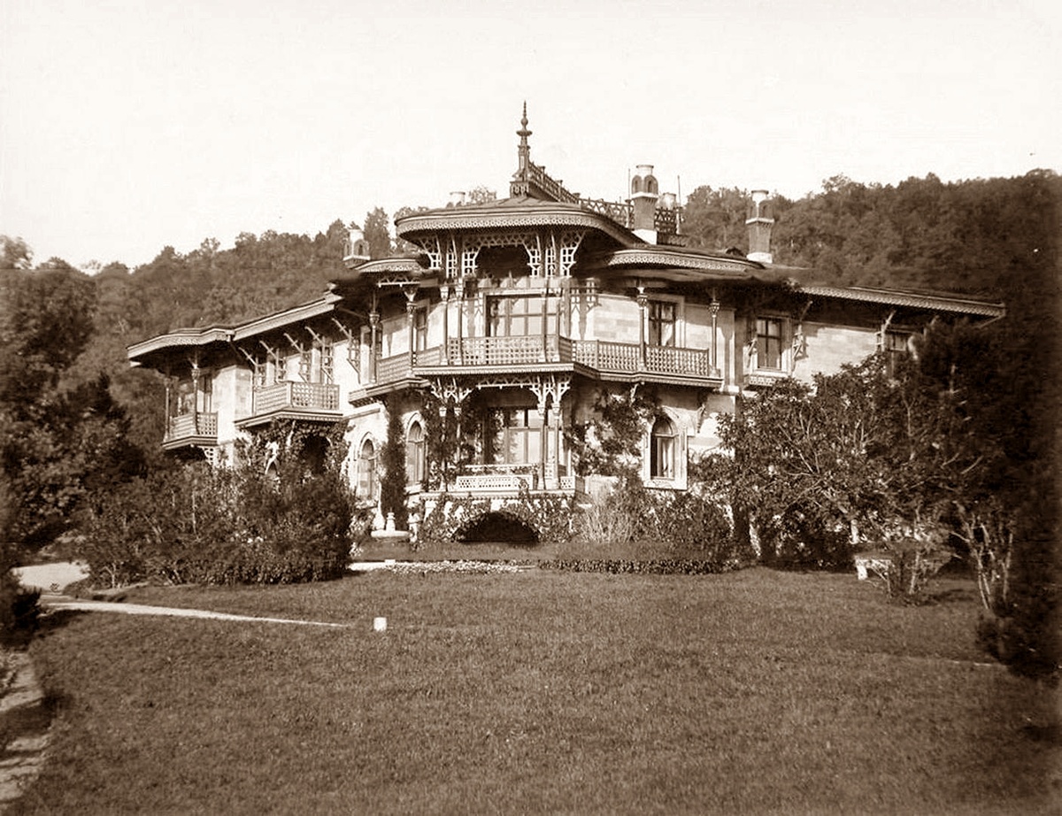 Старый дворец в Ливадии был построен из дерева. 