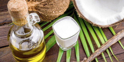 [caption id="attachment_924" align="aligncenter" width="400"] Кокосовое масло от растяжек – это одно из самых недорогих и эффективных средств[/caption]