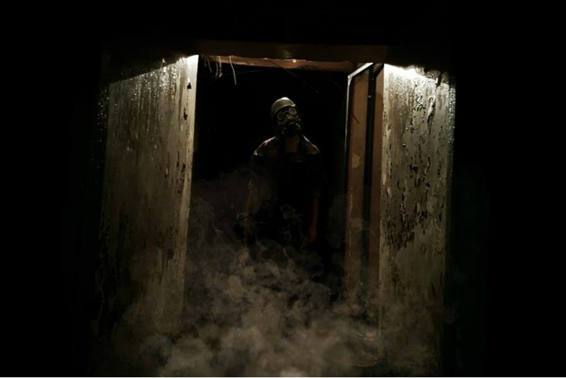 человек вышедший из бункера. человек вышедший из бункера. брюс бич бункер. старые бункеры ссср. квест в помещении.