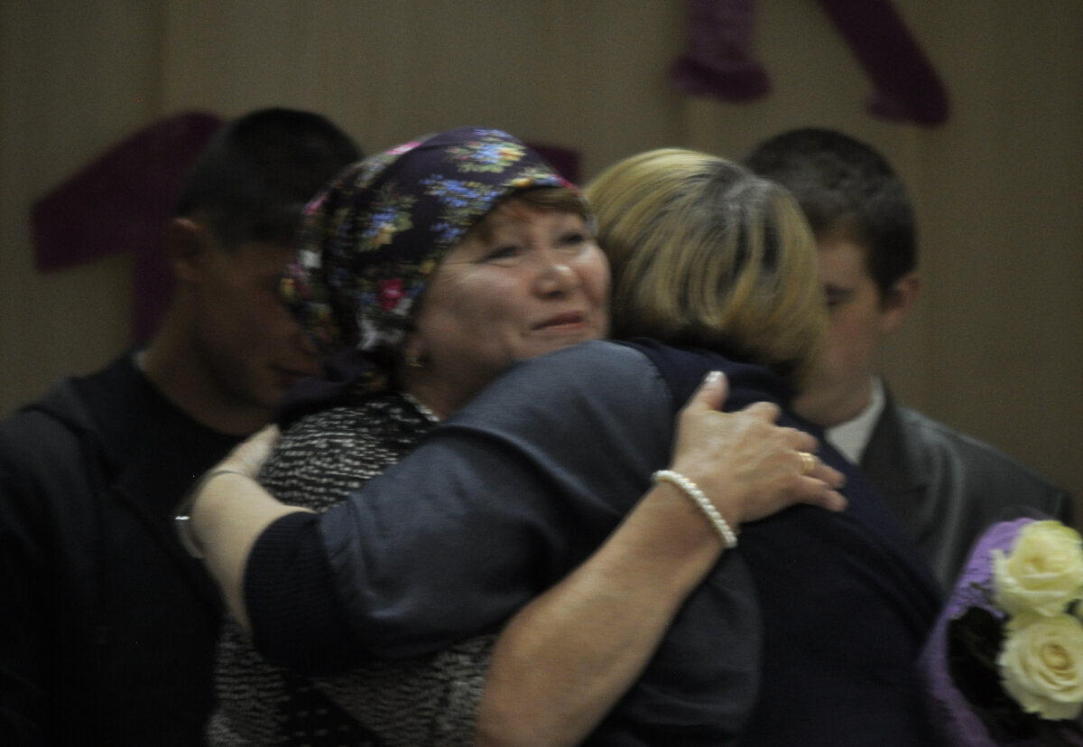 Вот так благодарила преподавателя одна из матерей. Разве эти эмоции можно подделать