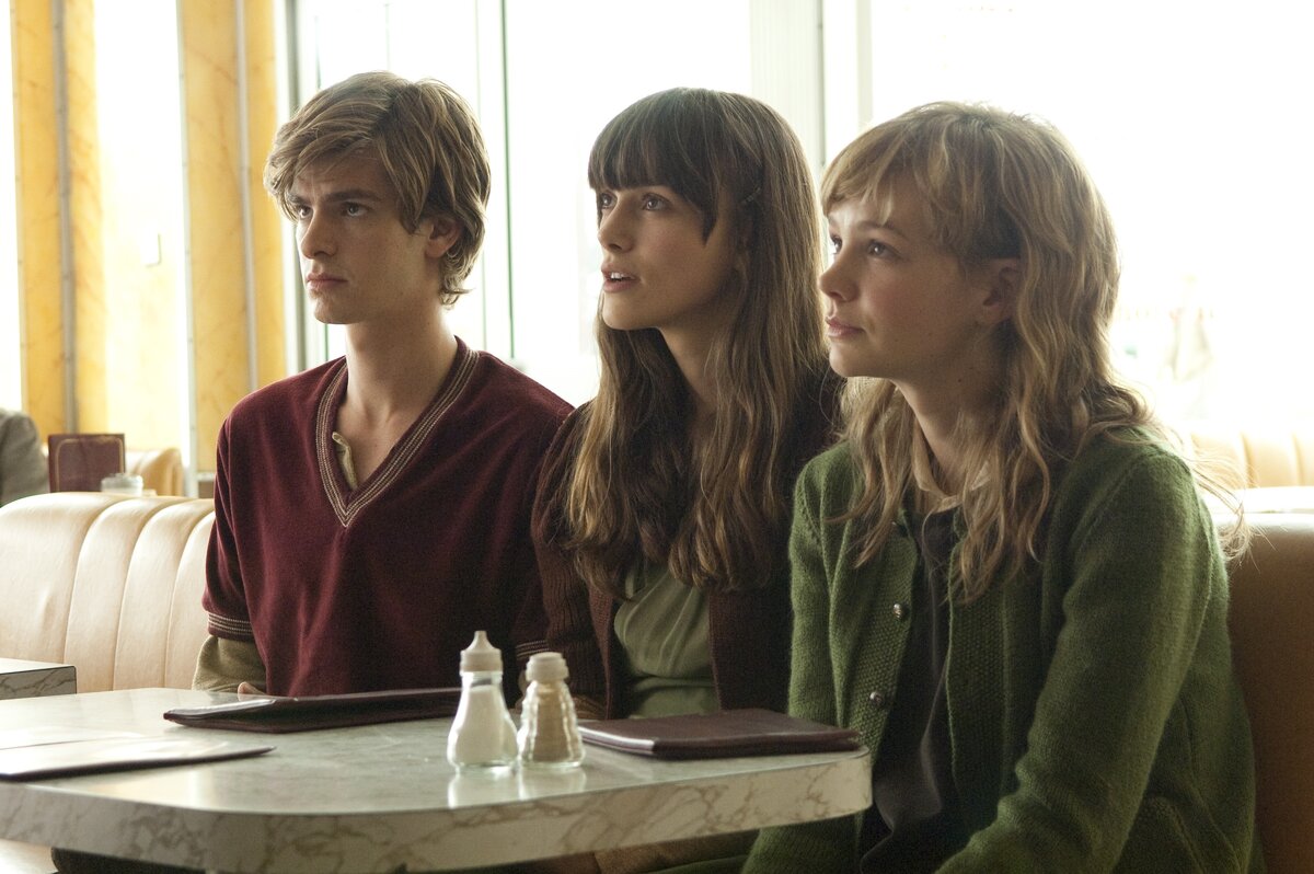 "Никогда не отпускай меня"  -  у фильма нет слогана.