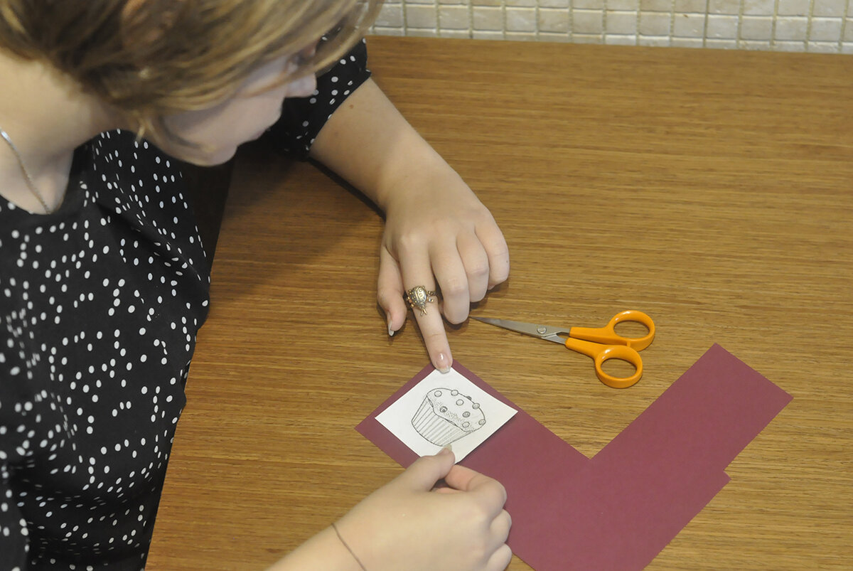 Аня хорошо рисует, поэтому за основу берёт в основном свои рисунки