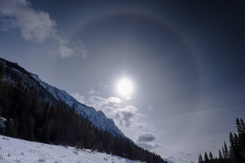 02. Перед площадкой не смог не остановится и снять солнечное Гало. Такое не каждый день видишь.

