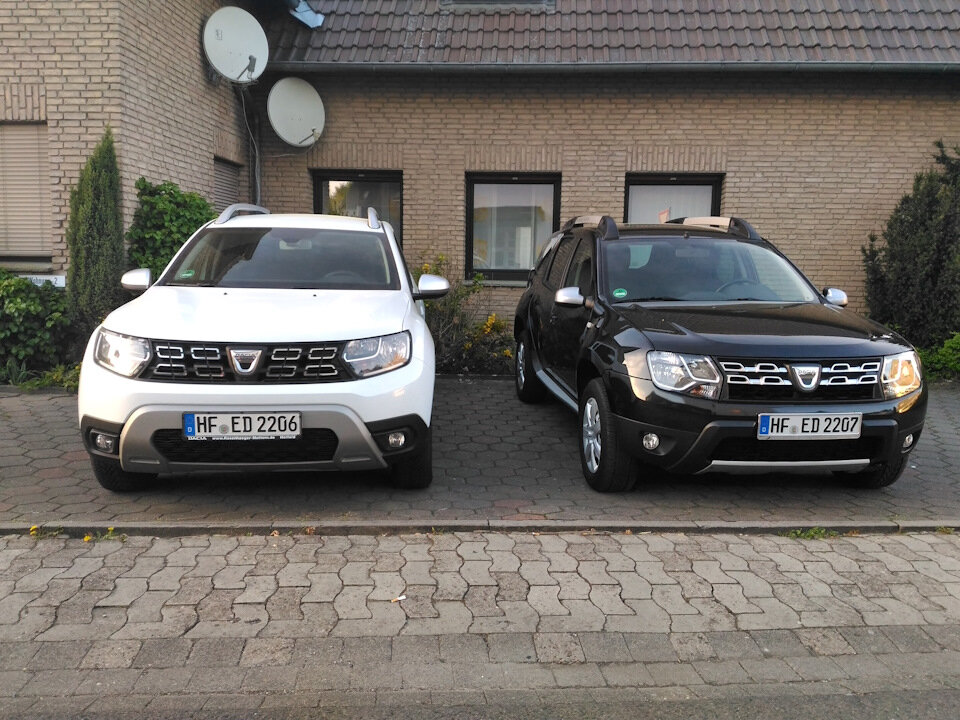 Полный размер
Здесь вот рассмотрел внимательно, особенно сразу в глаза бросаются внешние изменения. И они практически все, на мой скромный взгляд удачны. Сгладились острые и спорные углы и элементы дизайна. Визуально машина стала больше. Дастер стал похож на внука, погостившего у бабушки на летних каникулах)