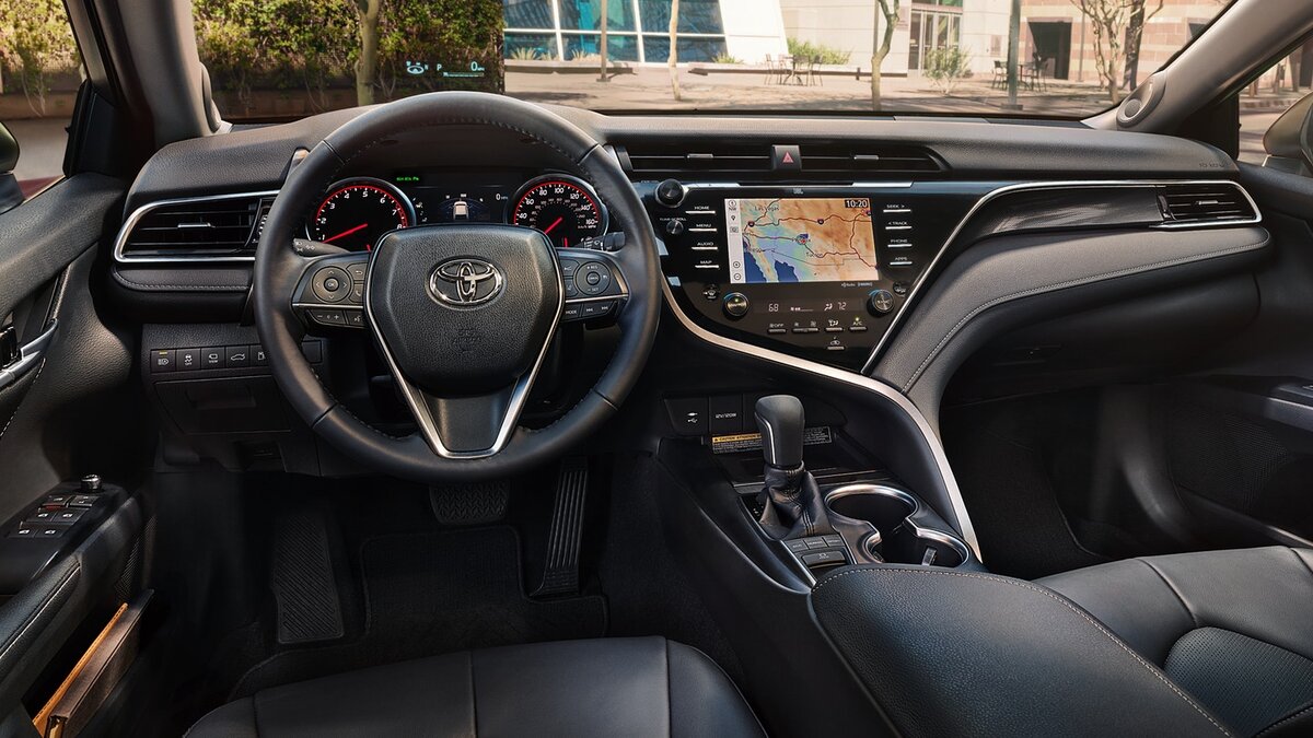 Салон Toyota Camry XV70