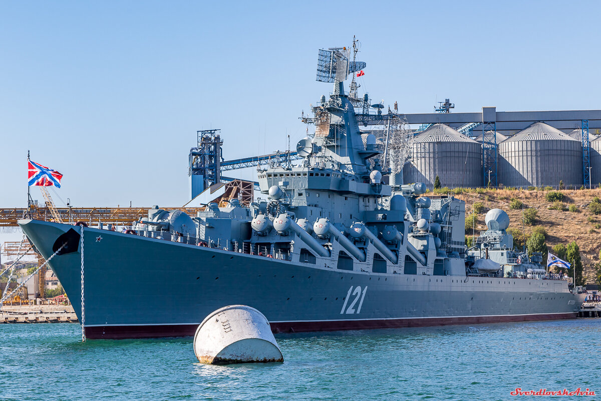 Флагман Черноморского флота крейсер Москва. Флагман ЧФ крейсер Москва. Гвардейский ракетный крейсер проекта 1164 «Москва». Крейсер Москва Севастополь.