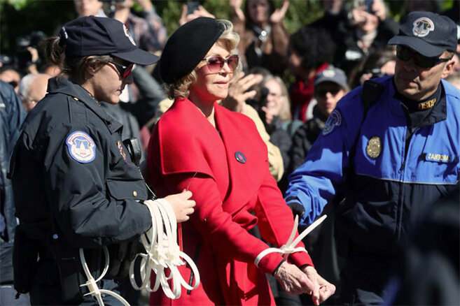 Джейн Фонда на пикете