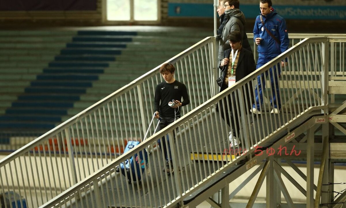 Стефан Ламбьель и Шома Уно. Источник:twitter.com/owballsno