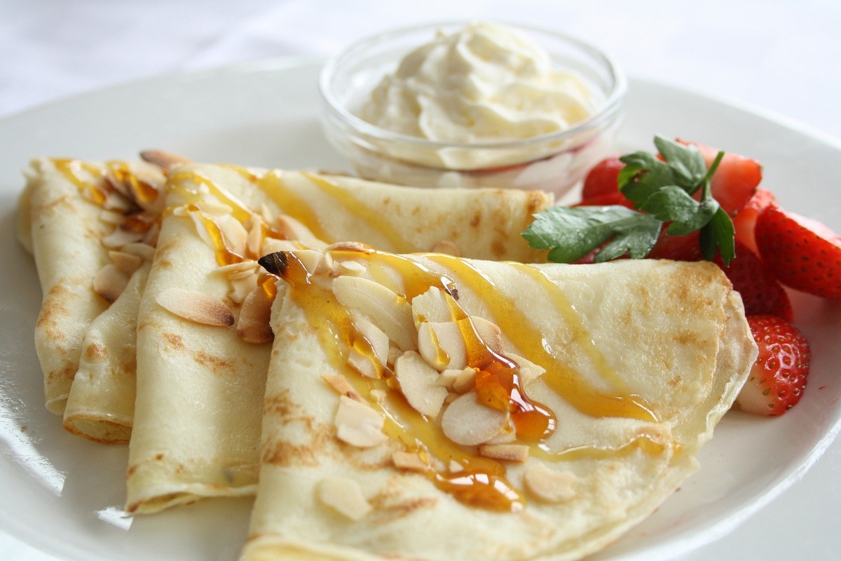 https://pixabay.com/ru/photos/блины-завтрак-клубника-здоровый-4876082/