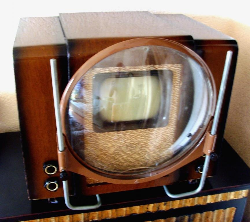 Когда был первый телевизор