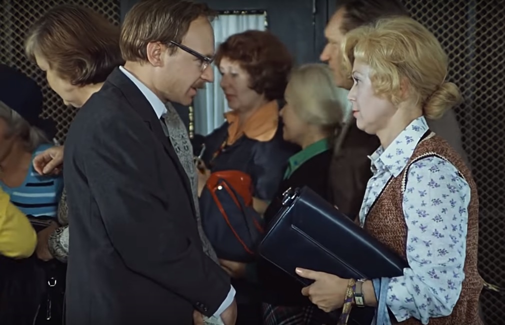 Пожалуй, Новосельцеву повезло, что не он стал объектом страсти Оленьки