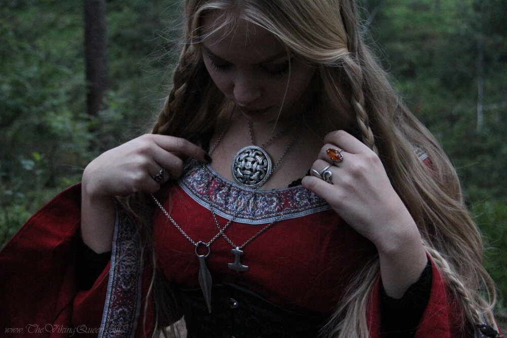 Обучение, посвящение, даже стажировка.... о чём только меня не просили за мою практику....